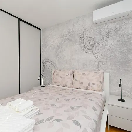 Josip Appartamento Zara