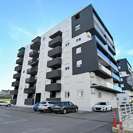 Josip Appartamento Zara